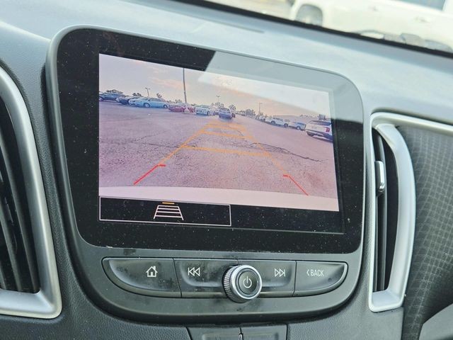 Chevrolet Malibu Vehicle Full-screen Gallery Image 22