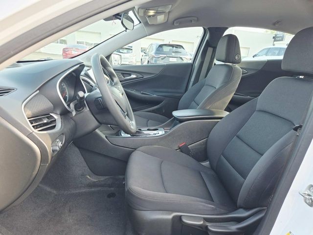 Chevrolet Malibu Vehicle Full-screen Gallery Image 08