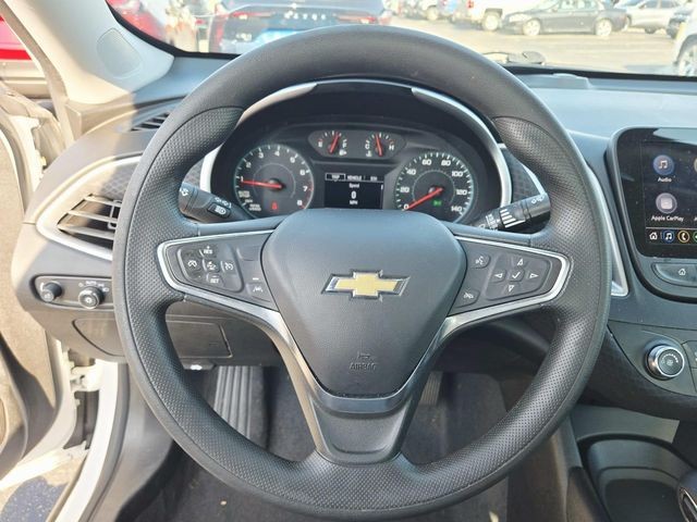 Chevrolet Malibu Vehicle Full-screen Gallery Image 15
