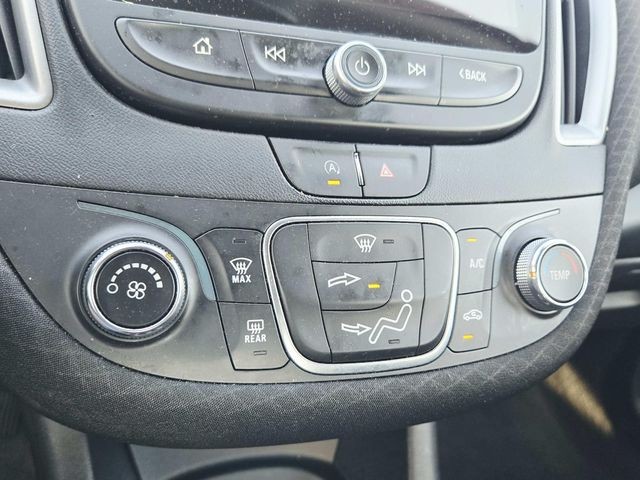 Chevrolet Malibu Vehicle Full-screen Gallery Image 23