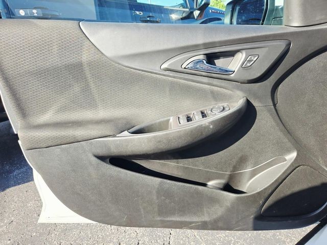 Chevrolet Malibu Vehicle Full-screen Gallery Image 27