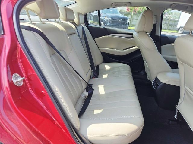 Mazda Mazda6 Vehicle Full-screen Gallery Image 12