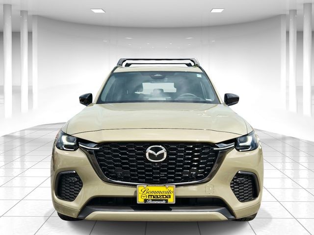 Mazda CX-70 Vehicle Full-screen Gallery Image 05