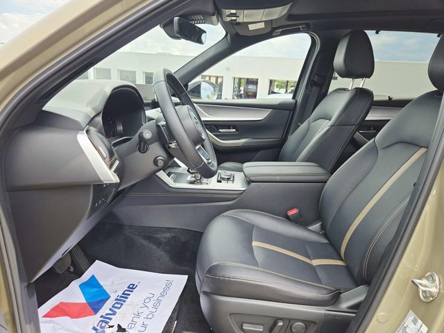 Mazda CX-70 Vehicle Full-screen Gallery Image 09