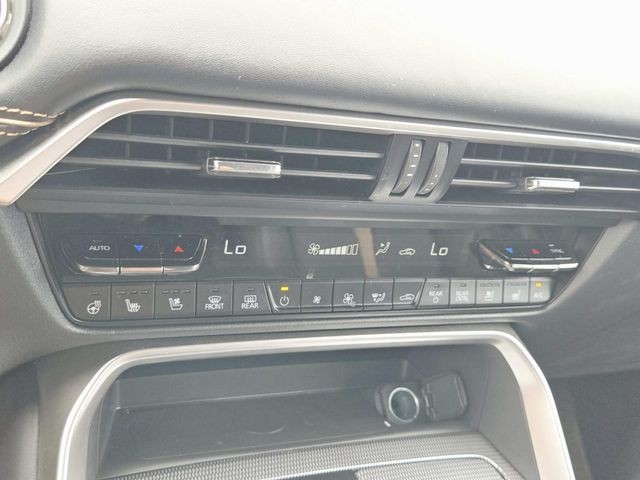 Mazda CX-70 Vehicle Full-screen Gallery Image 24
