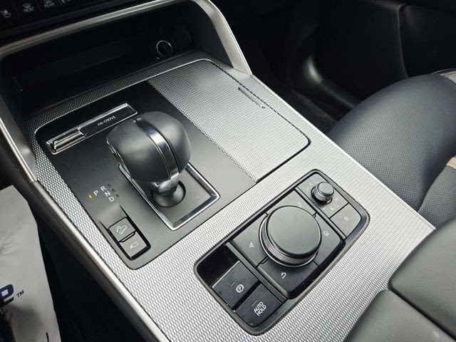 Mazda CX-70 Vehicle Full-screen Gallery Image 26