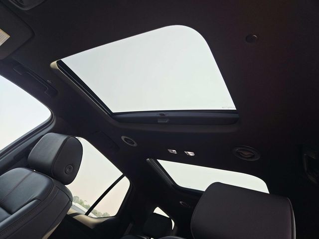 Chevrolet Traverse Vehicle Full-screen Gallery Image 06