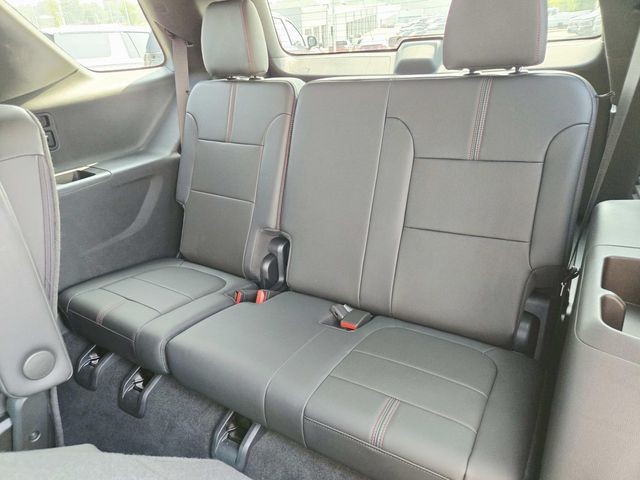 Chevrolet Traverse Vehicle Full-screen Gallery Image 11