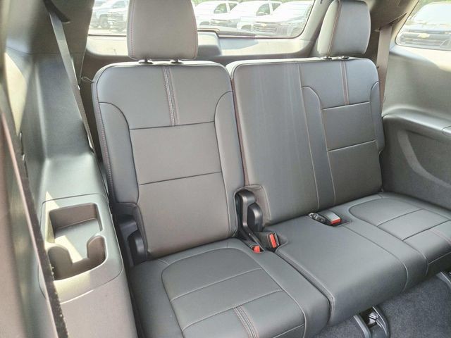 Chevrolet Traverse Vehicle Full-screen Gallery Image 15