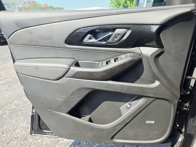 Chevrolet Traverse Vehicle Full-screen Gallery Image 36
