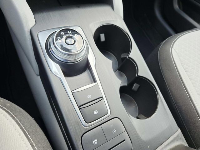 Ford Escape Vehicle Full-screen Gallery Image 25
