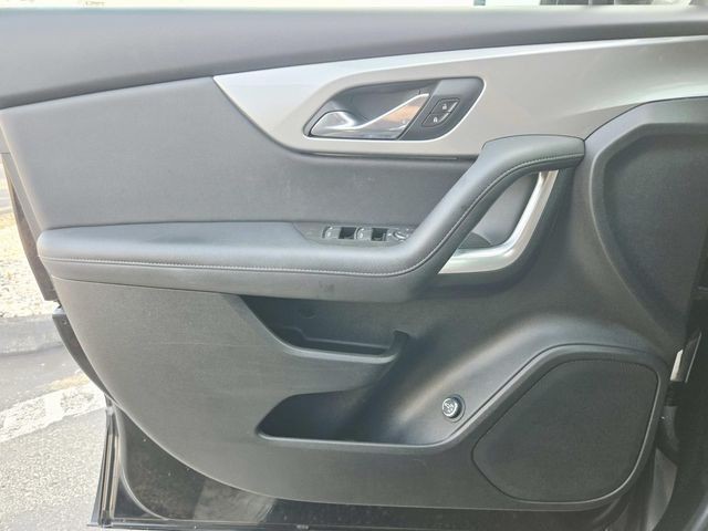 Chevrolet Blazer Vehicle Full-screen Gallery Image 30