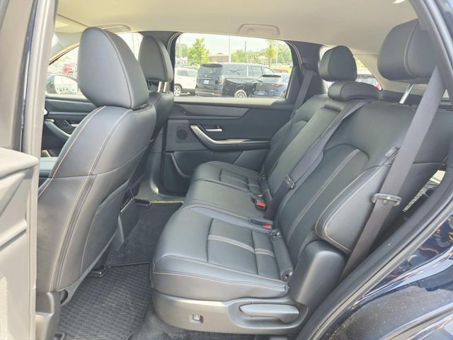 Mazda CX-90 Vehicle Full-screen Gallery Image 09
