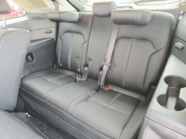 Mazda CX-90 Vehicle Full-screen Gallery Image 10