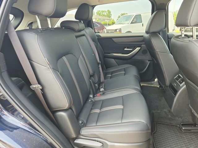 Mazda CX-90 Vehicle Full-screen Gallery Image 13