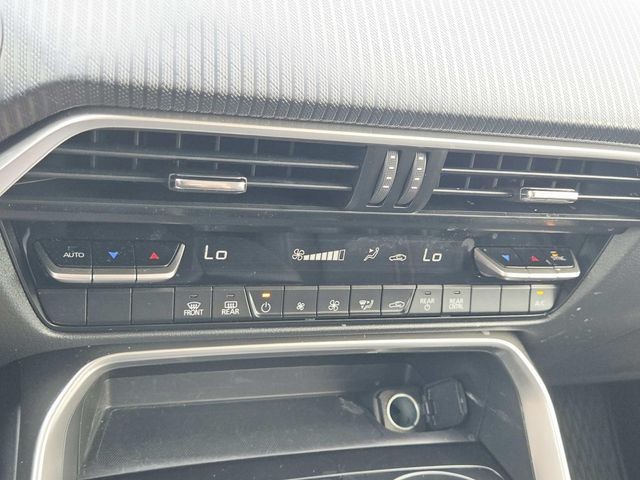 Mazda CX-90 Vehicle Full-screen Gallery Image 25