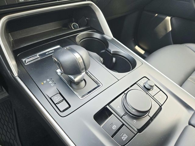 Mazda CX-90 Vehicle Full-screen Gallery Image 26