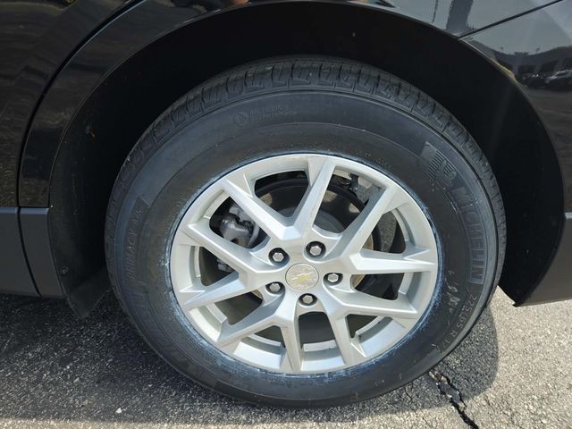 Chevrolet Equinox Vehicle Full-screen Gallery Image 09