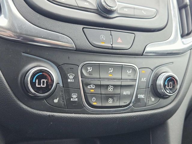 Chevrolet Equinox Vehicle Full-screen Gallery Image 17