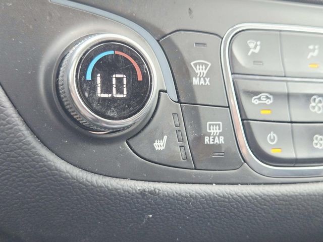 Chevrolet Equinox Vehicle Full-screen Gallery Image 18