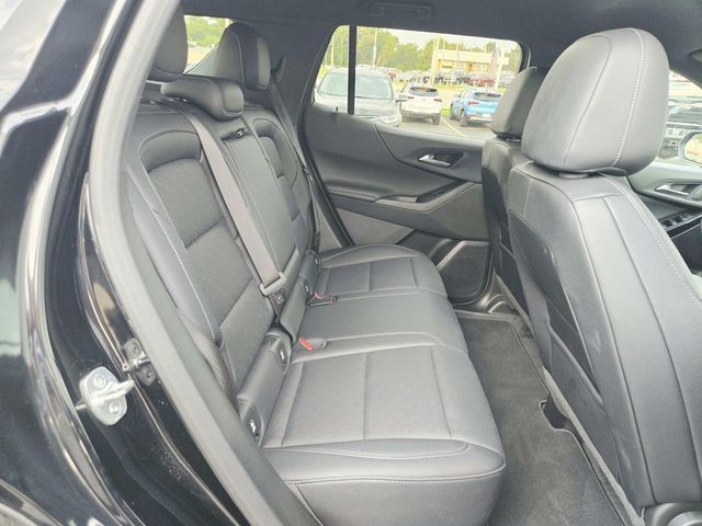 Chevrolet Equinox Vehicle Full-screen Gallery Image 11