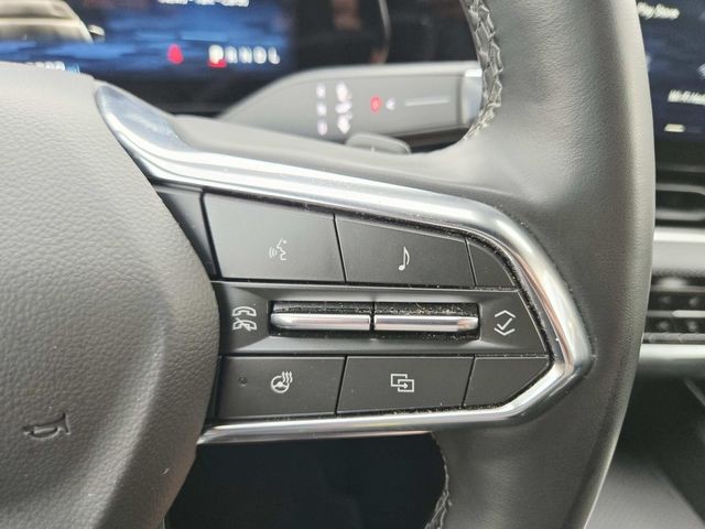 Chevrolet Equinox Vehicle Full-screen Gallery Image 16