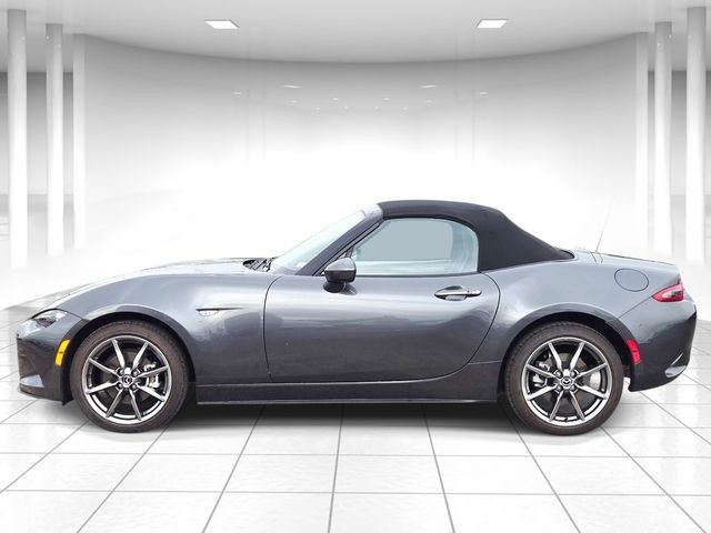 Mazda MX-5 Miata Vehicle Full-screen Gallery Image 02