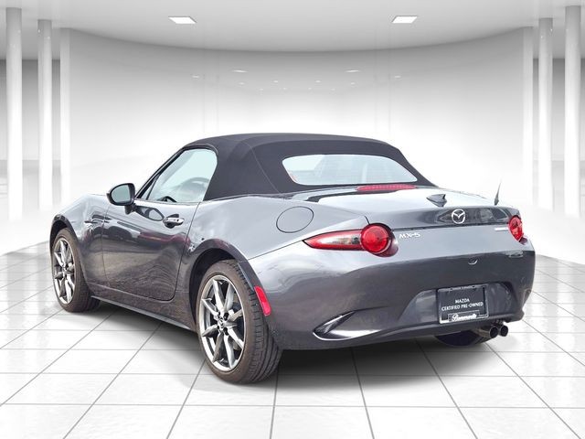 Mazda MX-5 Miata Vehicle Full-screen Gallery Image 03