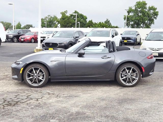 Mazda MX-5 Miata Vehicle Full-screen Gallery Image 07