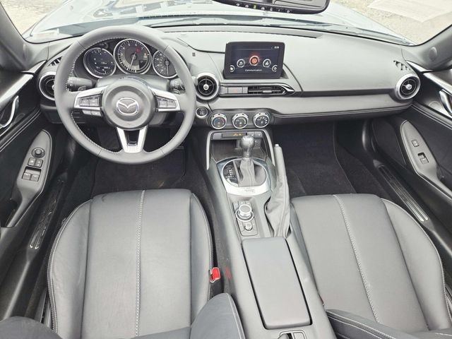 Mazda MX-5 Miata Vehicle Full-screen Gallery Image 10