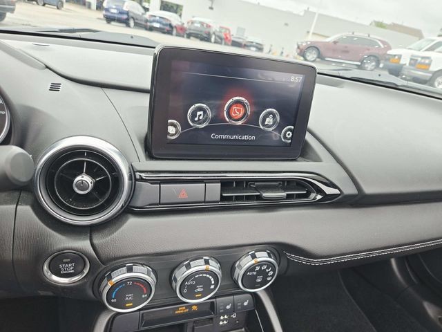Mazda MX-5 Miata Vehicle Full-screen Gallery Image 22