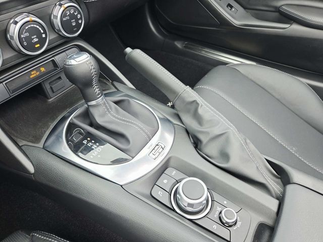 Mazda MX-5 Miata Vehicle Full-screen Gallery Image 29