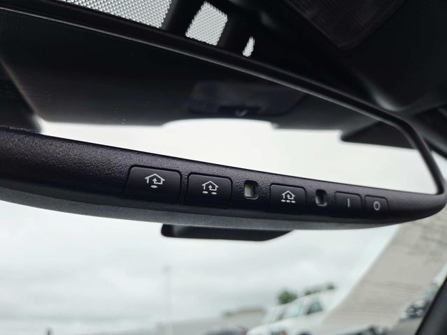 Mazda MX-5 Miata Vehicle Full-screen Gallery Image 31