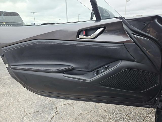 Mazda MX-5 Miata Vehicle Full-screen Gallery Image 33