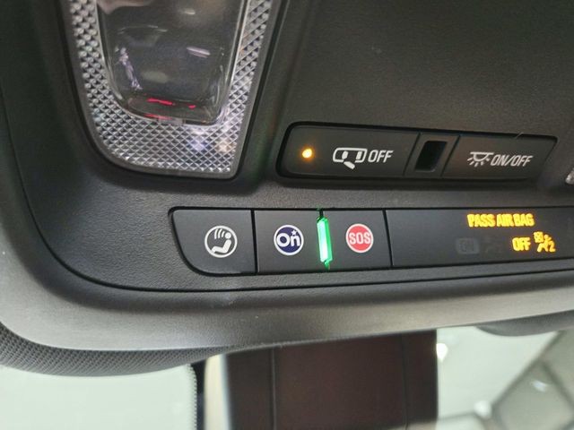 Chevrolet Equinox Vehicle Full-screen Gallery Image 29