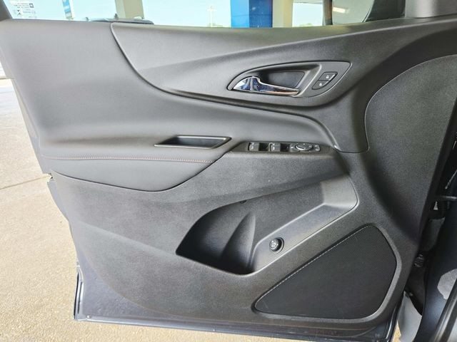 Chevrolet Equinox Vehicle Full-screen Gallery Image 30
