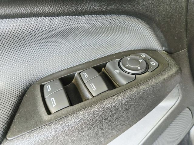 Chevrolet Equinox Vehicle Full-screen Gallery Image 31