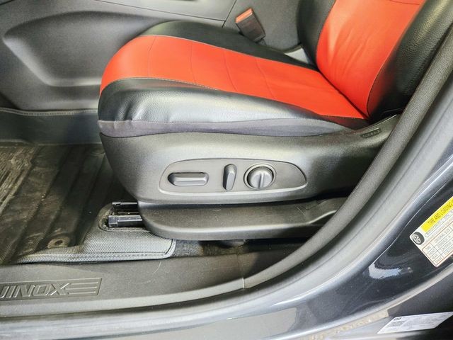 Chevrolet Equinox Vehicle Full-screen Gallery Image 33