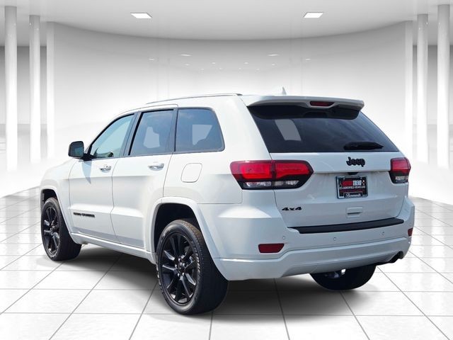 Jeep Grand Cherokee Vehicle Full-screen Gallery Image 03