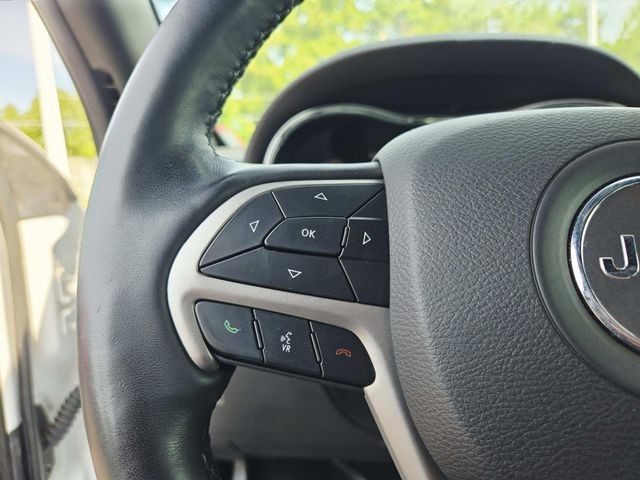 Jeep Grand Cherokee Vehicle Full-screen Gallery Image 17