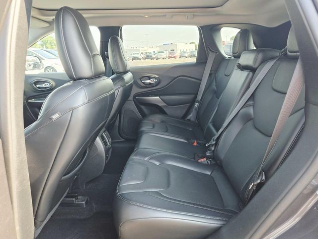 Jeep Cherokee Vehicle Full-screen Gallery Image 10