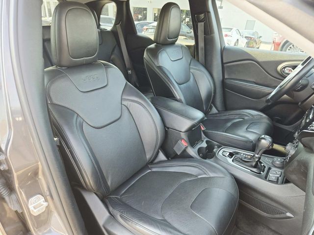 Jeep Cherokee Vehicle Full-screen Gallery Image 13