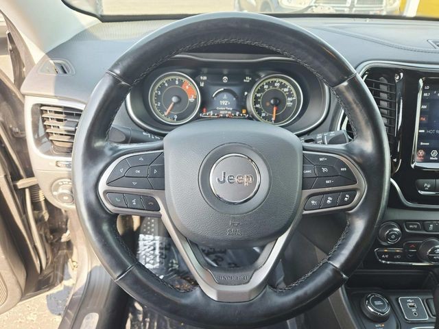 Jeep Cherokee Vehicle Full-screen Gallery Image 16