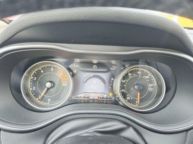 Jeep Cherokee Vehicle Full-screen Gallery Image 19