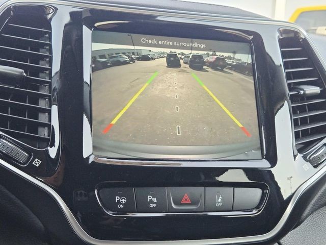 Jeep Cherokee Vehicle Full-screen Gallery Image 23