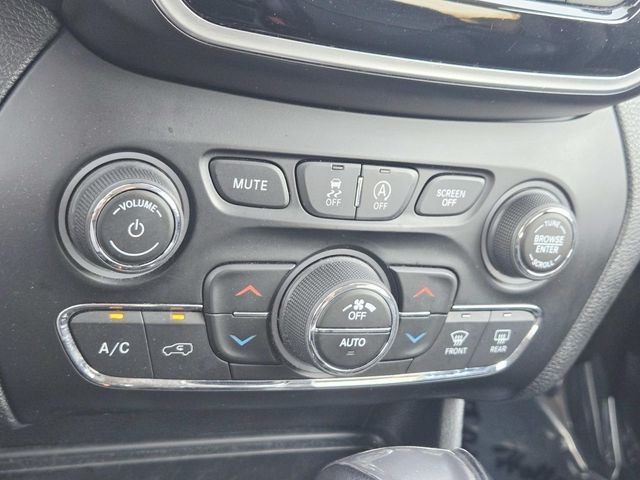 Jeep Cherokee Vehicle Full-screen Gallery Image 25