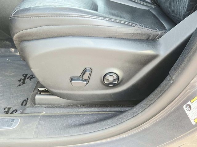Jeep Cherokee Vehicle Full-screen Gallery Image 34
