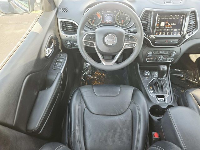 Jeep Cherokee Vehicle Full-screen Gallery Image 08
