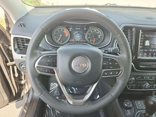 Jeep Cherokee Vehicle Full-screen Gallery Image 16