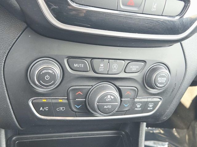 Jeep Cherokee Vehicle Full-screen Gallery Image 26